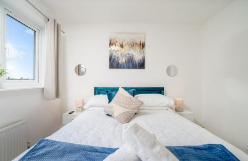 Langley Marish Apartment | Comfort Meets Convenience, 2BR Flat in Slough