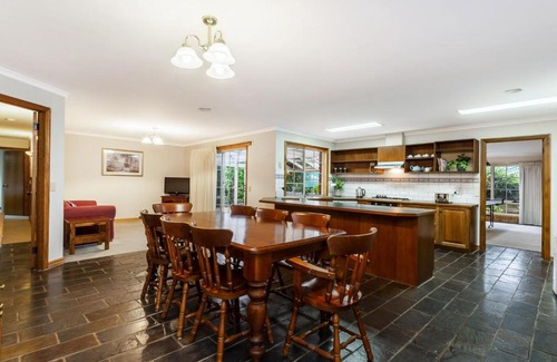 Warrnambool House | Comfort on Conns