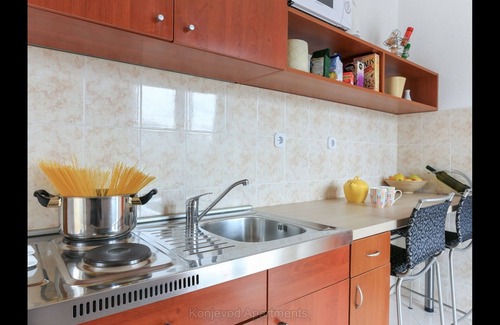 Stikovica Apartment | Comfort Seaside Lovely Seaview Apartment with Balcony, Terrace & Priv Parking