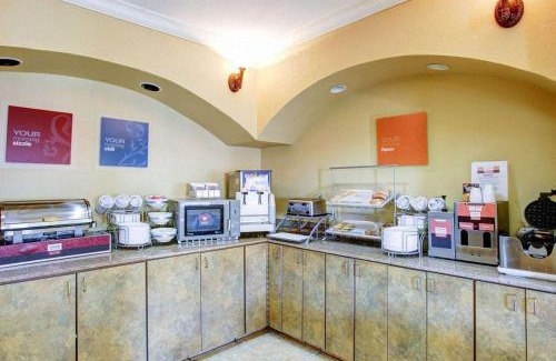 Brenham Hotel | Comfort Suites Brenham