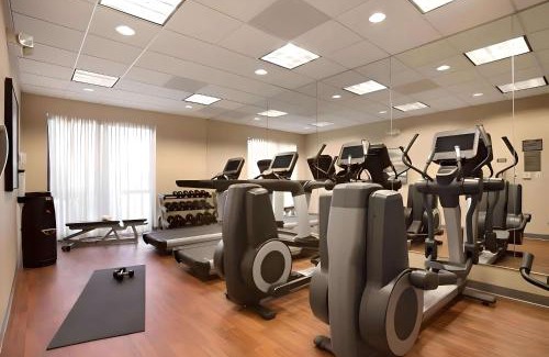 Colgate Hotel | Comfort Suites Milwaukee West