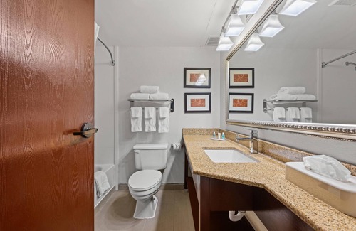Yantic Hotel | Comfort Suites Near Casinos Norwich-Uncasville CT