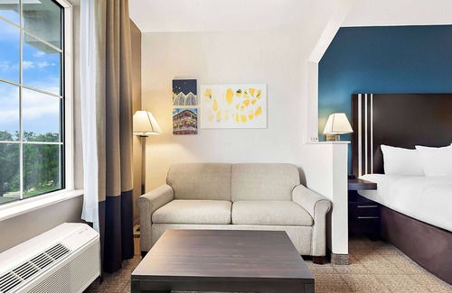 Little Woods Hotel | Comfort Suites New Orleans East