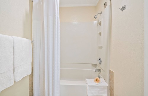 Paradise Island Hotel | Comfort Suites Paradise Island