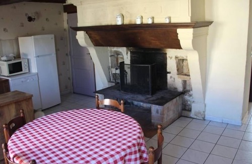 Halles-sous-les-Cotes Cottage | Comfortable cottage in Halles-sous-les-Côtes with fireplace and terrace