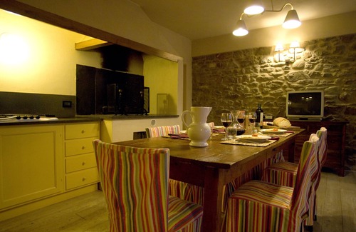 Castelfranco di Sopra Apartment | Comfortable Apartment in the Heart of the Tuscan Countryside