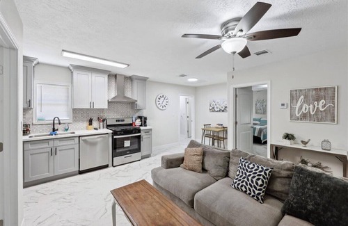 Bridge City House | Comfortable 2-Bedroom Rental in Bridge City