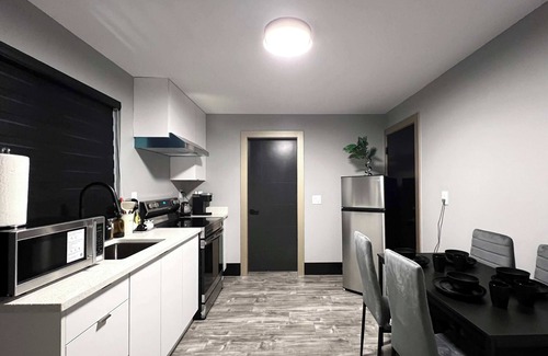 Burnaby House | Comfortable 2-Bedroom Retreat in Burnaby