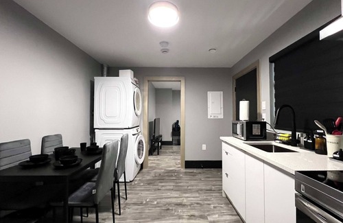 Burnaby House | Comfortable 2-Bedroom Retreat in Burnaby