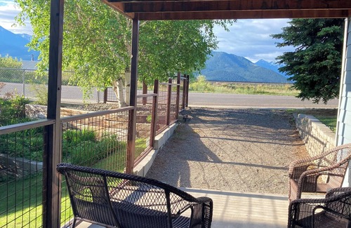 Livingston House | Comfortable and roomy getaway in beautiful Livingston, Montana