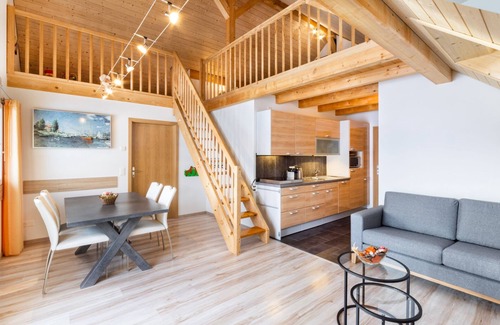 Gross Apartment | Comfortable apartment embedded between lake and mountains