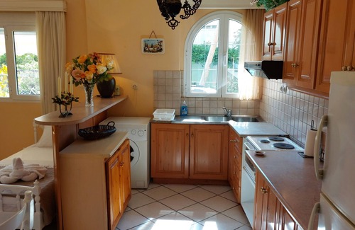 Itea Apartment | "Comfortable Apartment Near the City Center and the Sea