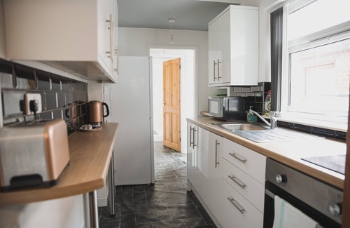 Aylestone House | Comfortable Big House in Leicester