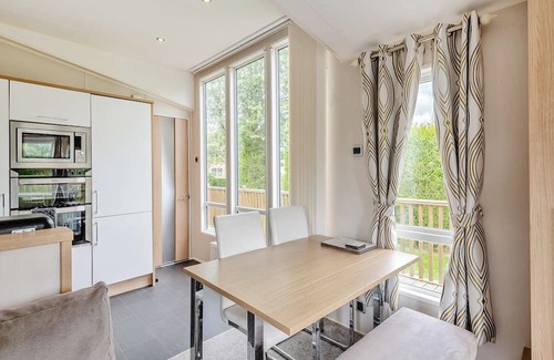 Ryther House | Comfortable caravan with one double with en suite shower room, and one twin.