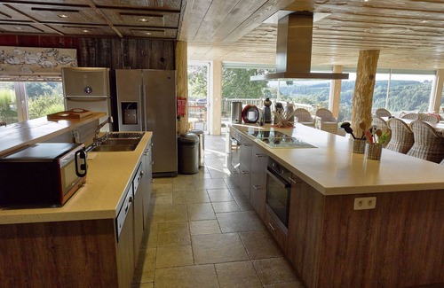 Stoumont House | Comfortable chalet with indoor pool, hammam and sauna near Stoumont
