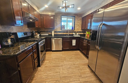 Washington Virginia Vale House | Comfortable & Cultured in the City