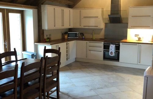Appin House | Comfortable Detached House with Mountain and Meadow views