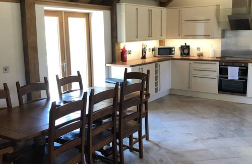 Appin House | Comfortable Detached House with Mountain and Meadow views