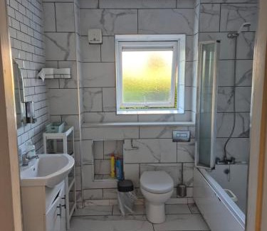 Dublin House | Comfortable Doubleroom beside Tramline