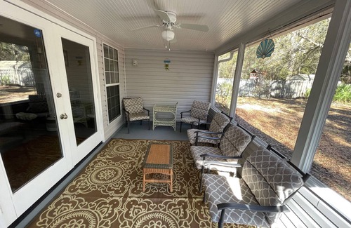Brunswick House | Comfortable Home 7 miles from Jekyll Island Entrance