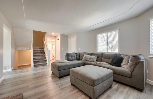 Prides Crossing House | Comfortable Home with Fireplace, Yard and Patio