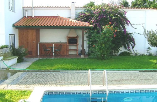 Rates Villa | Comfortable manor house with pool, for large groups. Beaches at 6km.