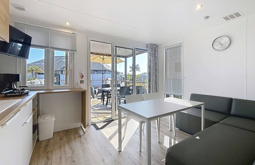 Jullouville-les-Pins House | Comfortable Mobile Home, 4 Guests, 200m from Beach, Heated Pool & Fitness Room