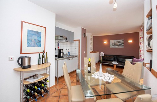 Alf Apartment | Comfortable, modern apartment between vineyards and forest