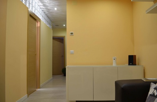Leon Apartment | Comfortable modern style apartment