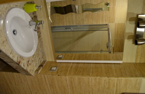 Leon Apartment | Comfortable modern style apartment