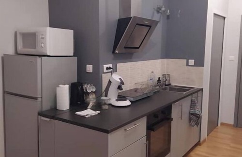 Aiguelèze Apartment | Comfortable, quiet apartment ideally located between Albi and Cordes