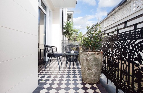 Glebe Apartment | Comfortable Renovated Studio Close To City