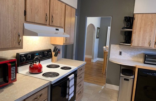Broadmoor House | Comfortable Romantic Place, Relaxation, Great Location, Great Neighborhood,
