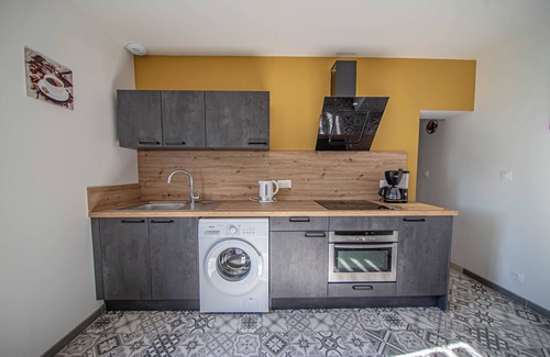 Vignot House | Comfortable single-storey house with garage and land