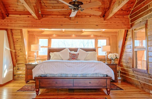Wittman Cabin | Comfortable Spacious Fun! 6+Acres Pool+Bay Waterfront St Michaels-Yes Weddings!