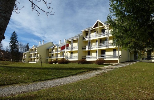 Premanon Apartment | Comfortable studio, east-facing balcony, beautiful nature view, cellar, parking.