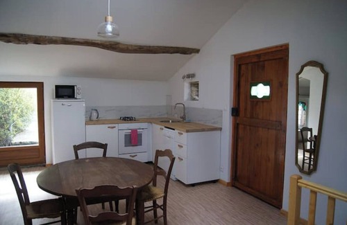 Puycalvel House | Comfortable two-room apartment in quiet village