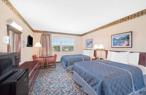 Pecos Hotel | Comfortable Unit Close to West of the Pecos Museum! Pets Allowed, Seasonal Pool!