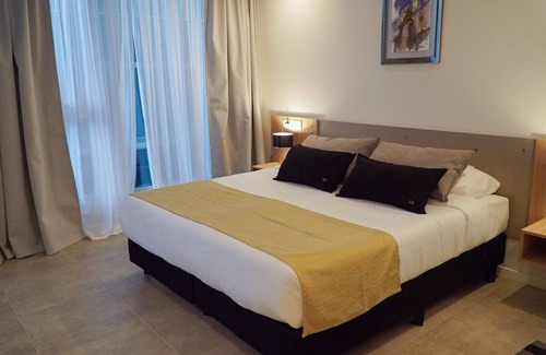 Rio Cuarto Hotel | Comfortable Unit Near Plaza Alberdi With Breakfast Indoor And Outdoor Pools