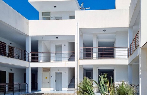 Isca Marina Apartment | Comfortable vacation apartment with proximity to the sandy beach.