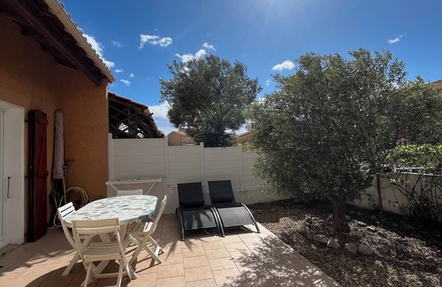 Saint-Pierre-la-Mer House | Comfortable villa, garden, parking in quiet residence 800m from the beach