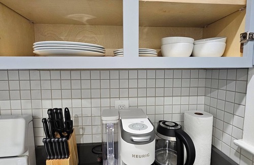 Inman Square Apartment | Comforts of your home in tranquility, Harvard Square