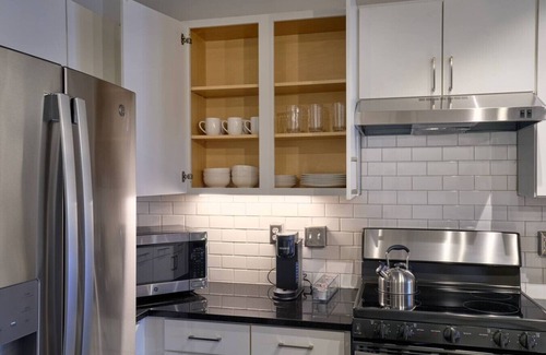 Clayton Apartment | Comfy 2BD Abode Mins from DT Clayton | Pool | Gym