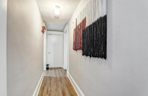 Woodlawn Apartment | Comfy and Quaint 15m to Downtown