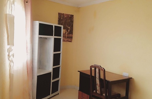 Naivasha Bed & Breakfast | Comfy and Serene 1-Bedroom minutes from lake Naivasha with a lake view ,Perfect