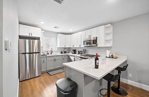 MacGregor Apartment | Comfy Apt Nr Med Center, Zoo | Games BBQ Fire Pit