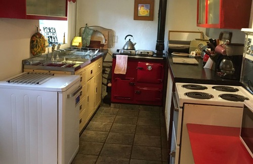 Llanddewi Brefi Cottage | Comfy cottage in glorious West Wales perfect for mountains or coast sleeps 9