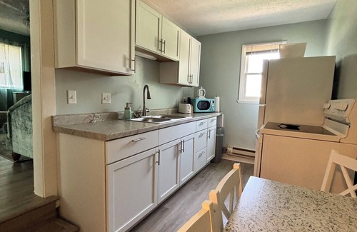Norwalk Apartment | Comfy & cozy cottage apartment near Cedar Point and Norwalk Raceway Motorsport