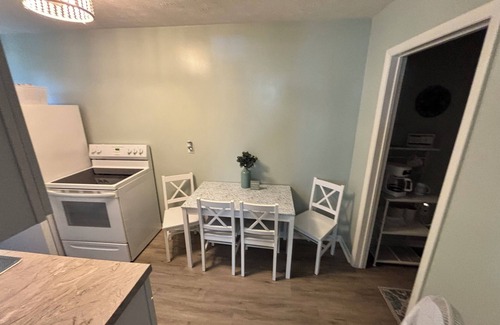 Norwalk Apartment | Comfy & cozy cottage apartment near Cedar Point and Norwalk Raceway Motorsport