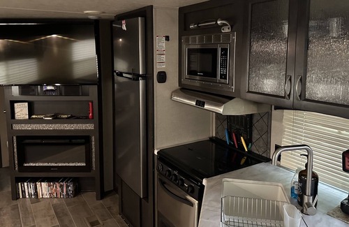 Pipestem House | Comfy, peaceful RV in a quiet neighborhood across from Pipestem State Park
